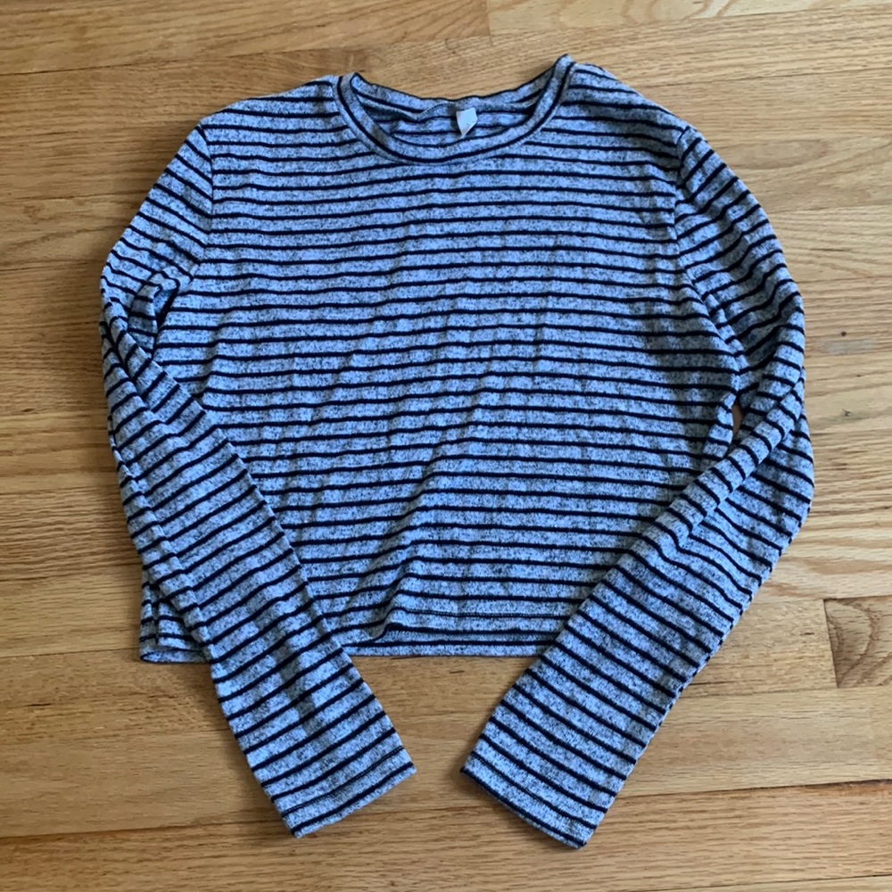 pacsun black & grey long sleeve